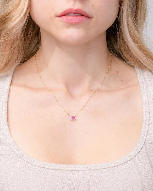 Curved pendant necklaces-Diamond Halo Pink Sapphire Necklace