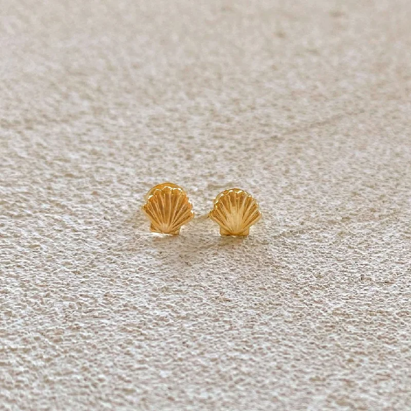 Lily motif earrings-Coquille Studs | Gold