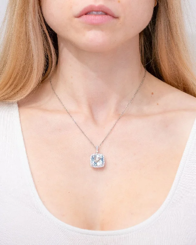 Firm clasp necklaces-8.65ct Aquamarine Necklace