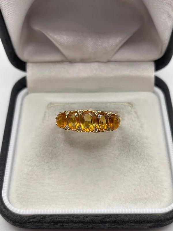 Firm clasp rings-18ct gold citrine and diamond ring