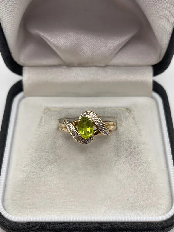 Spinel rings-9ct gold peridot and diamond ring