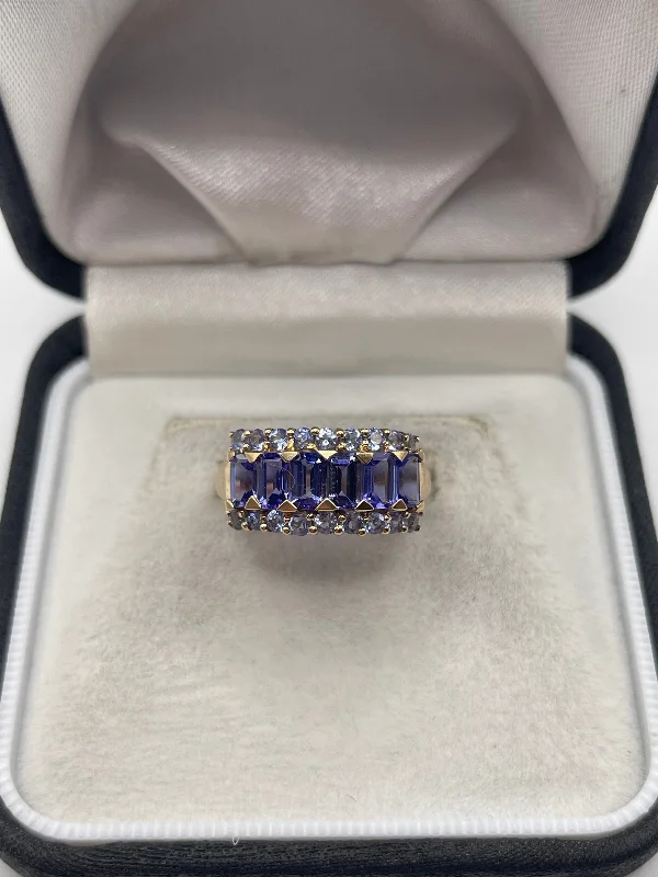 Square gem rings-9ct gold tanzanite cluster ring