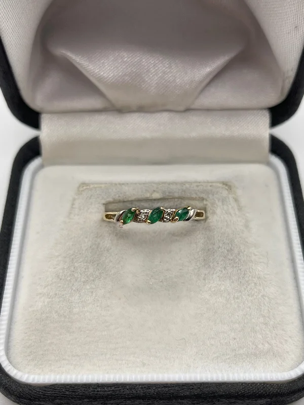 Thick gold rings-9ct gold emerald and diamond ring