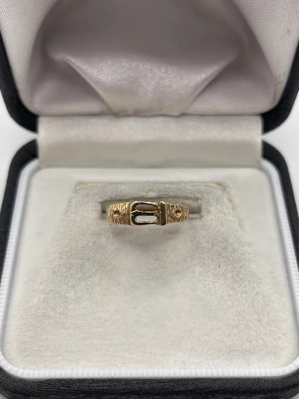 Solid stone rings-9ct gold buckle ring