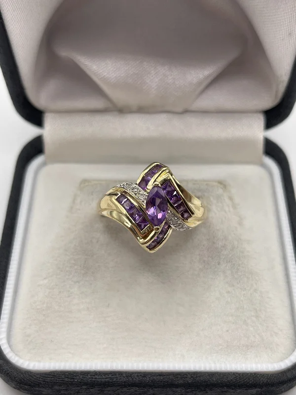 Onyx inlay rings-9ct gold amethyst and diamond ring