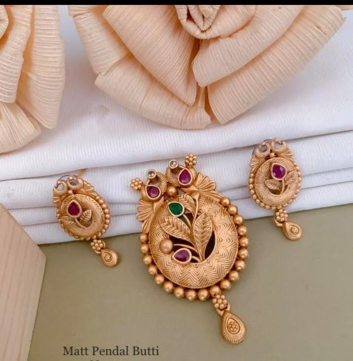 Lustrous silver rings-Matte Finish Kundan Pendant With Earring Set