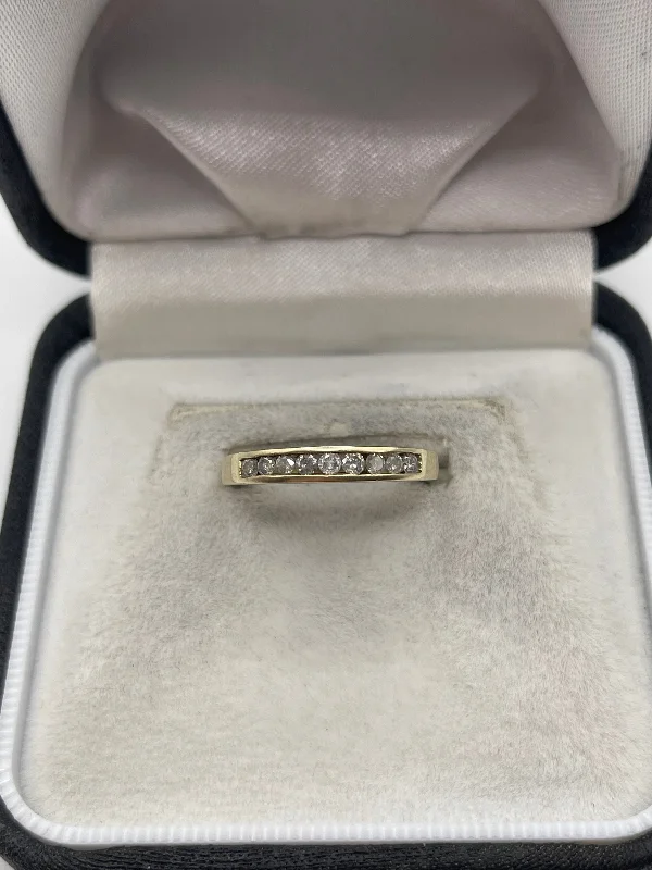 Open frame rings-9ct gold diamond ring