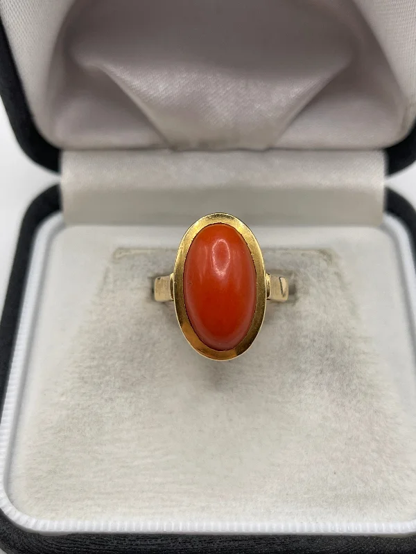 Light accent rings-18ct gold coral ring