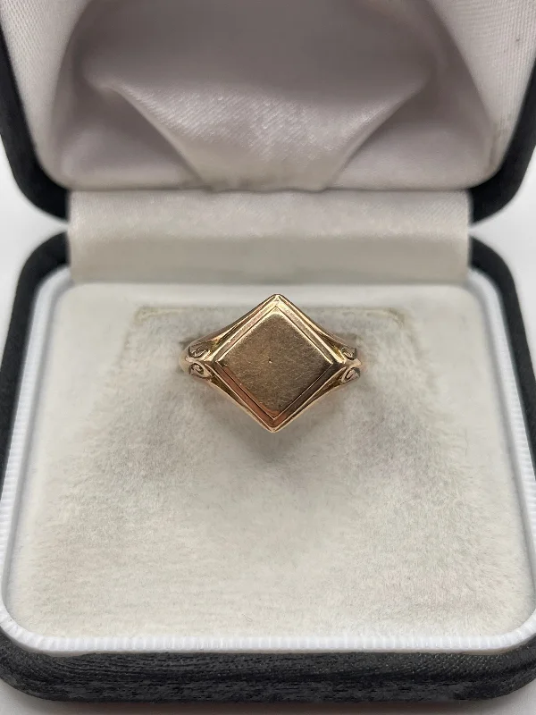 Bold cocktail rings-9ct rose gold signet ring