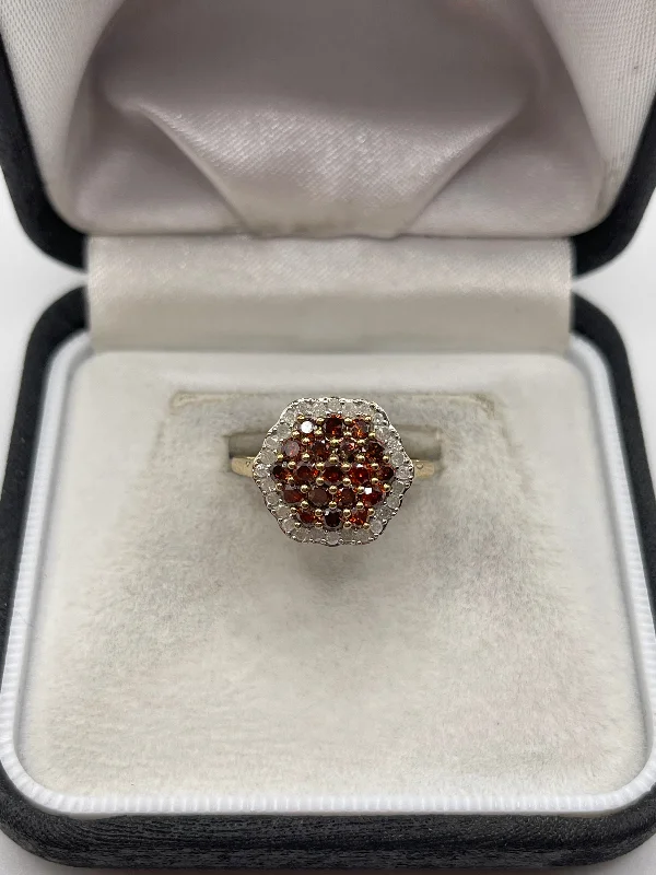 Bead edge rings-9ct gold diamond cluster ring inc red diamonds