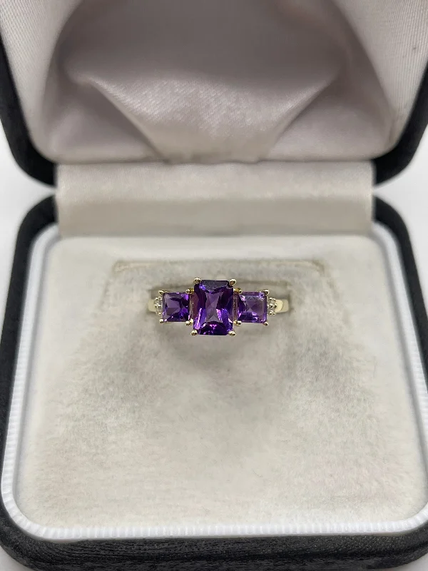 Solid stone rings-9ct gold amethyst and diamond ring