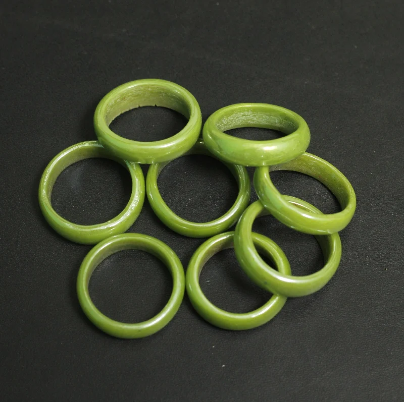 Warm clay rings-50 Pcs, Assorted Parrot Green Glass Finger Rings