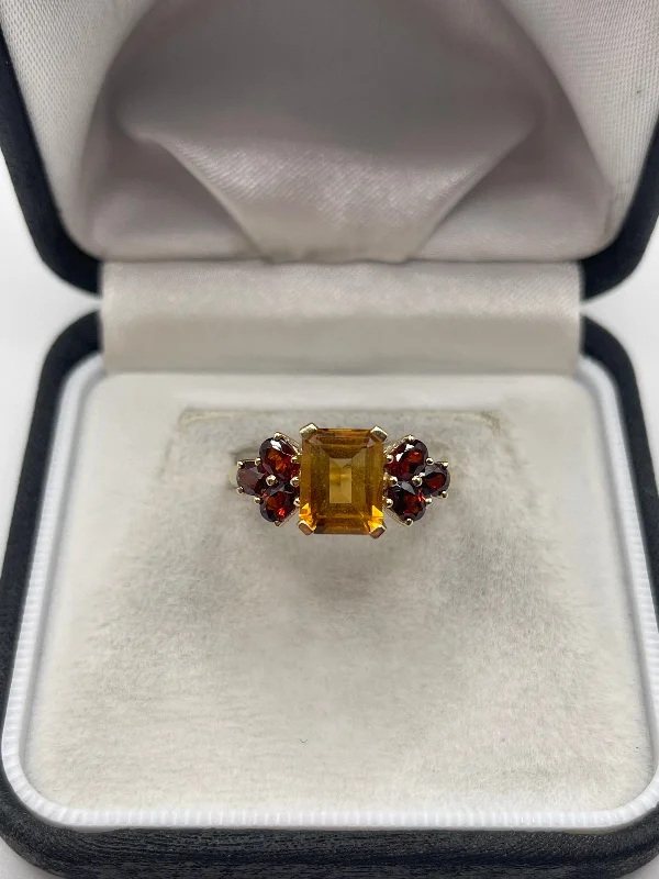 Thick gold rings-9ct gold citrine and garnet ring