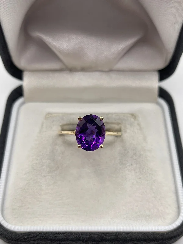 Square gem rings-9ct gold amethyst ring